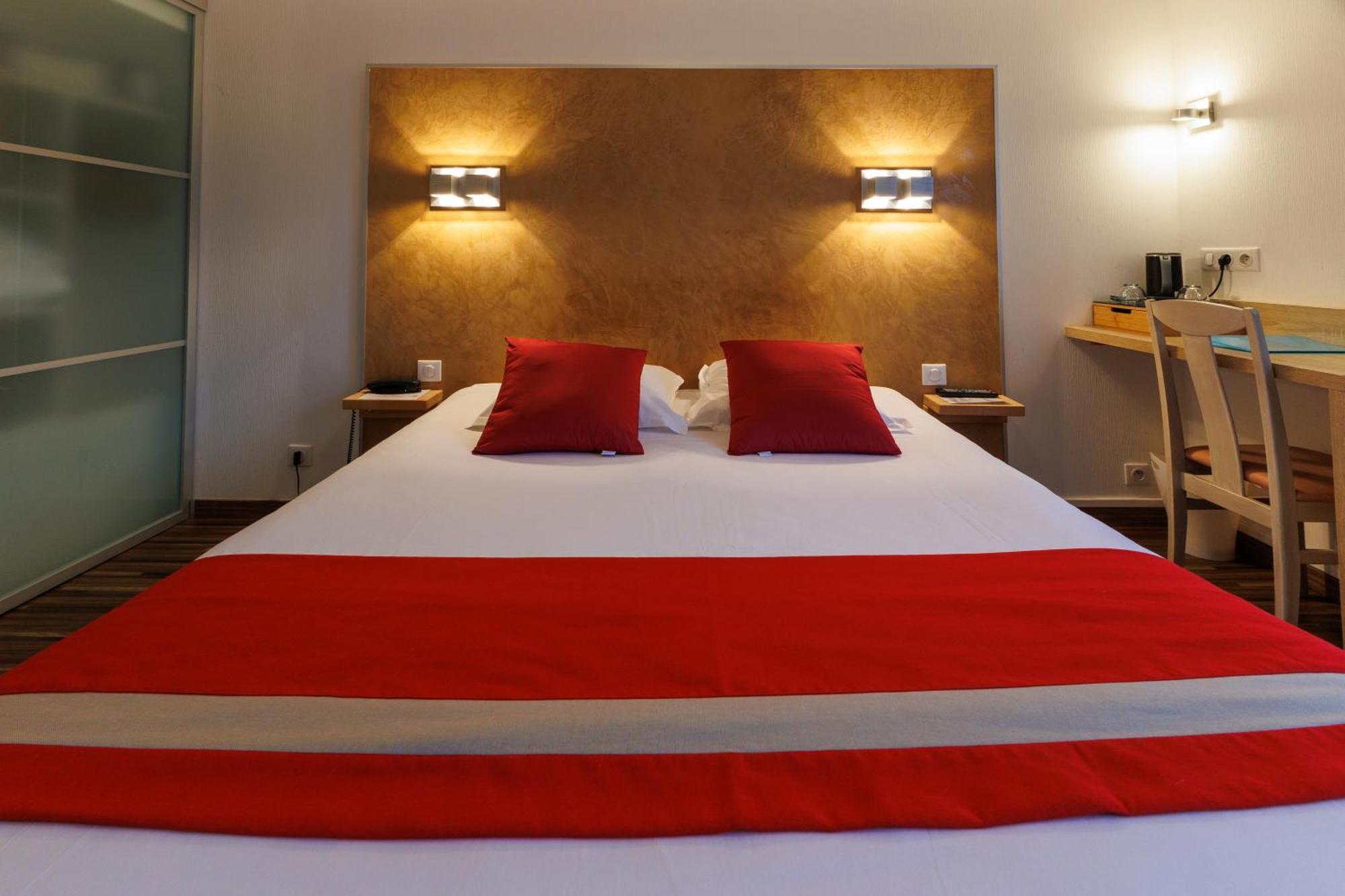 Logis Hotel Le Rochelois Ла Рошел Екстериор снимка