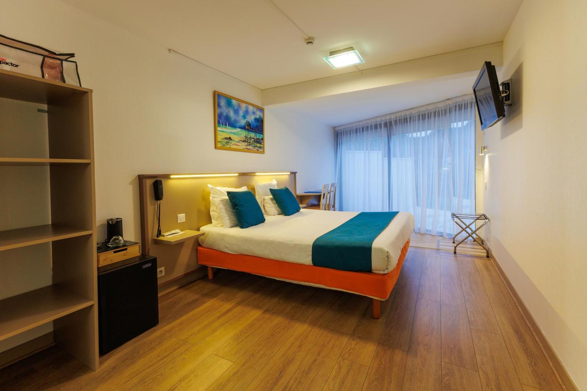 Logis Hotel Le Rochelois Ла Рошел Екстериор снимка