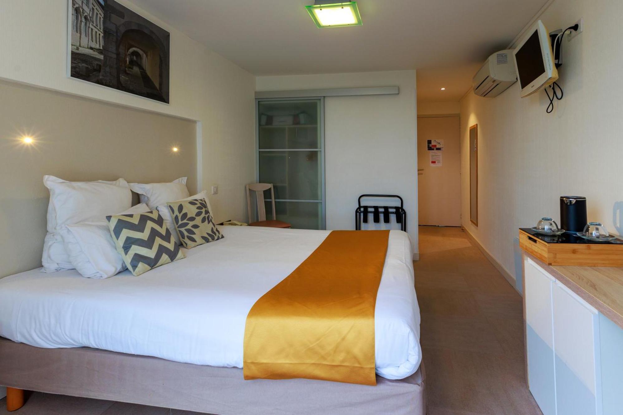Logis Hotel Le Rochelois Ла Рошел Екстериор снимка