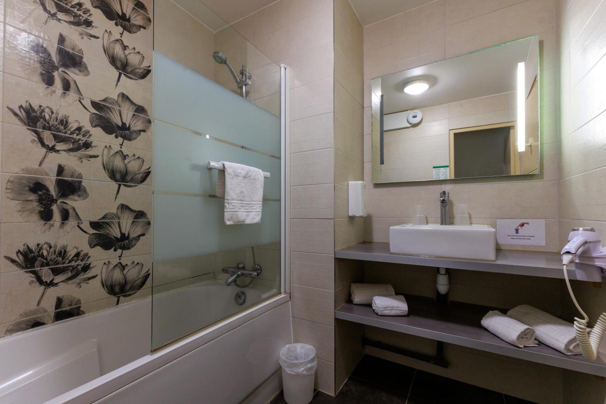 Logis Hotel Le Rochelois Ла Рошел Екстериор снимка